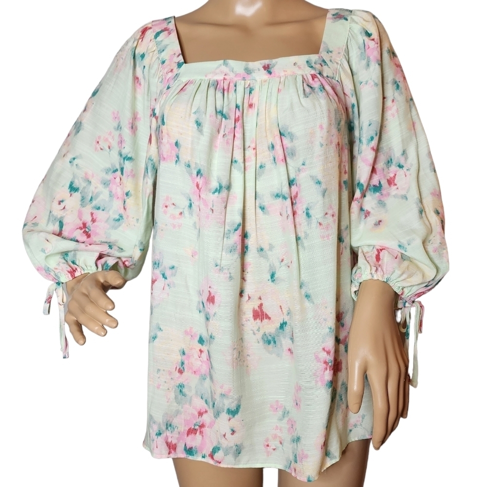 LC Lauren Conrad Squareneck Peasant Top. Mint Floral. Women's size medium. Rayon